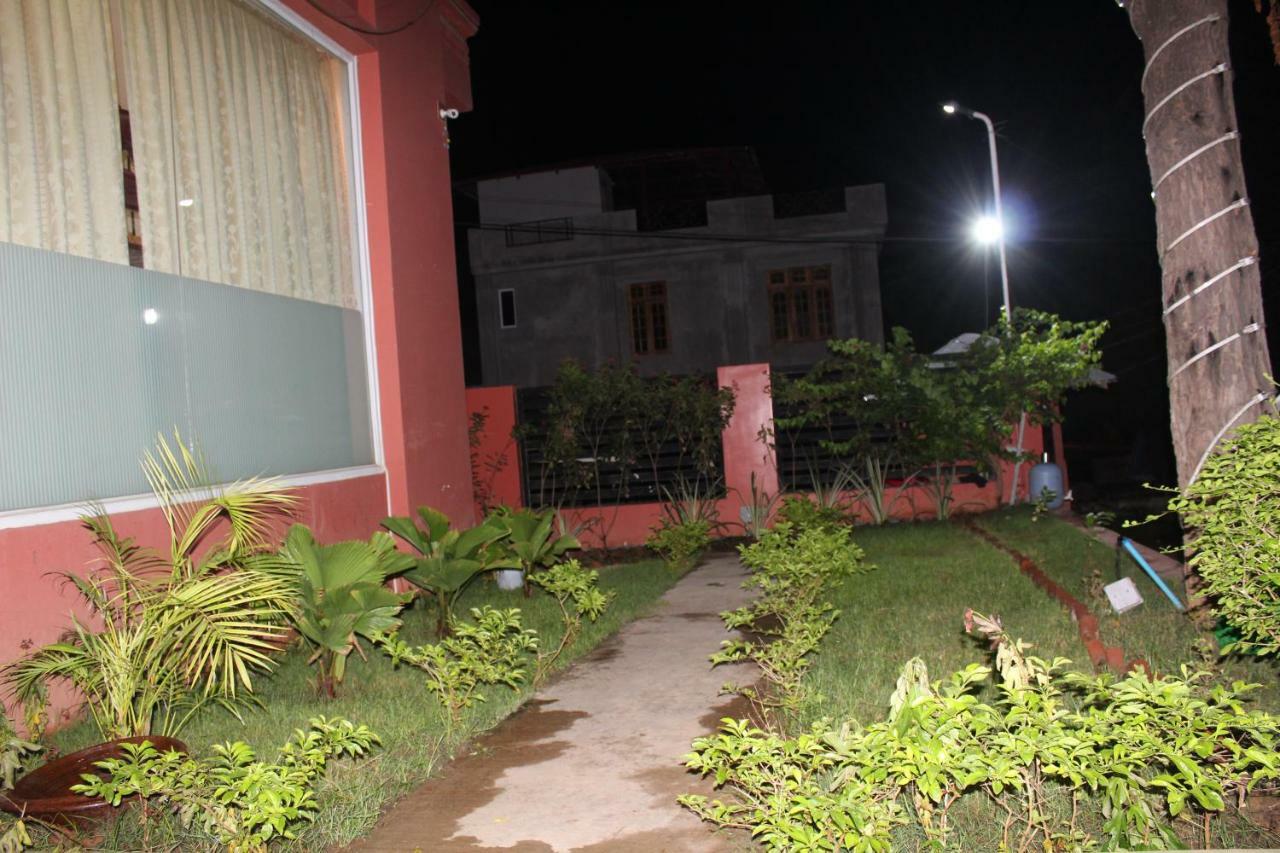 Law Ka Thit Sar Hotel New Bagan Buitenkant foto